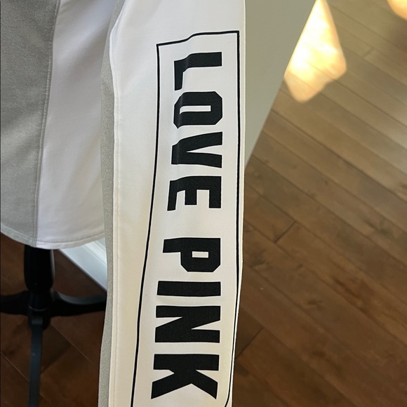 PINK Victoria's Secret Women's Gray and White Quarter-Zip Top small - Picture 4 of 8